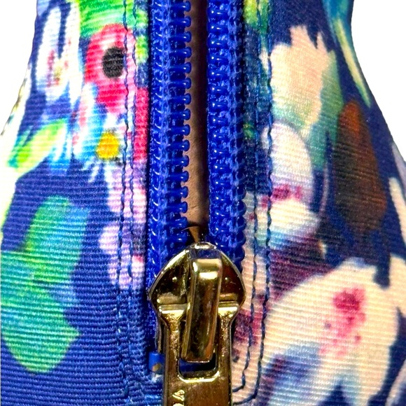 Vince Camoto Flower Print Stilletto Heels That Tie At Ankles Size 10M - Picture 5 of 8